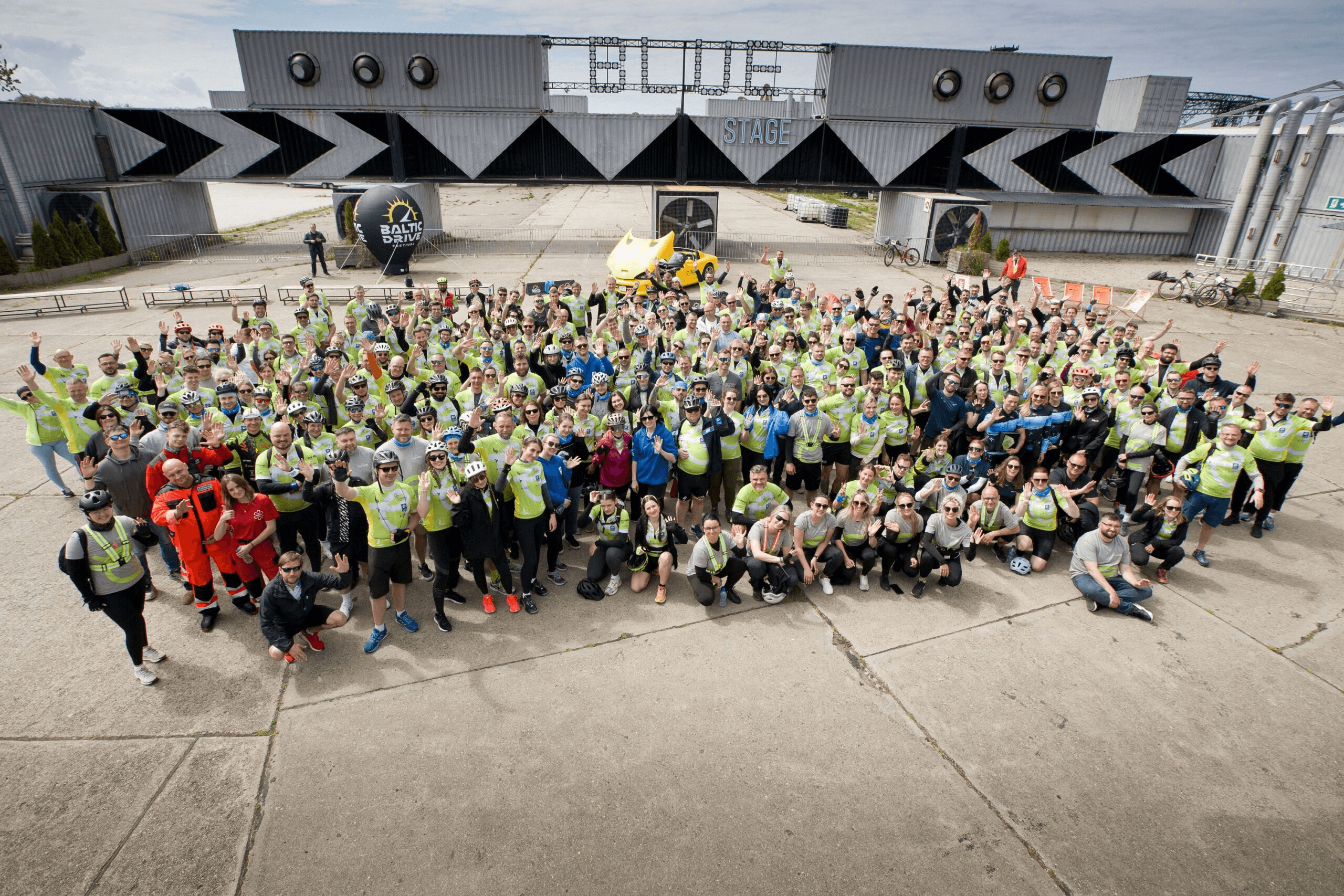 Tour de Wind 2026 participants gathered for a group photograph in Grzybowo